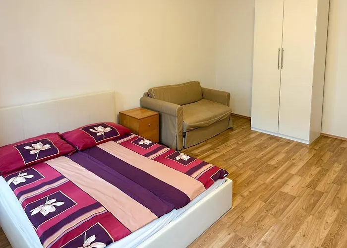 Daire 5 Guests Near Main Station *