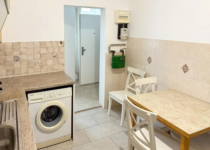 Daire 5 Guests Near Main Station *